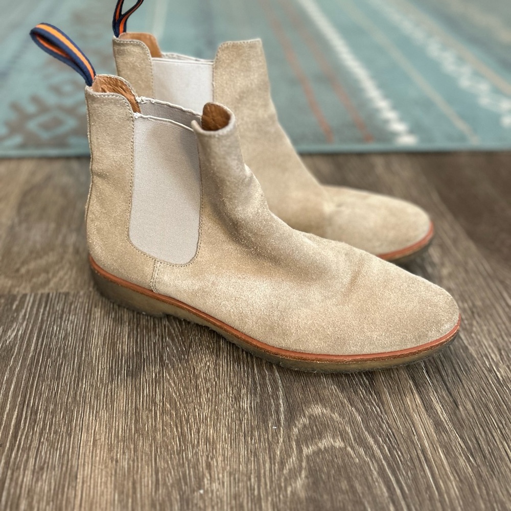 New Republic Men's Beige Suede Chukka Boots size 10